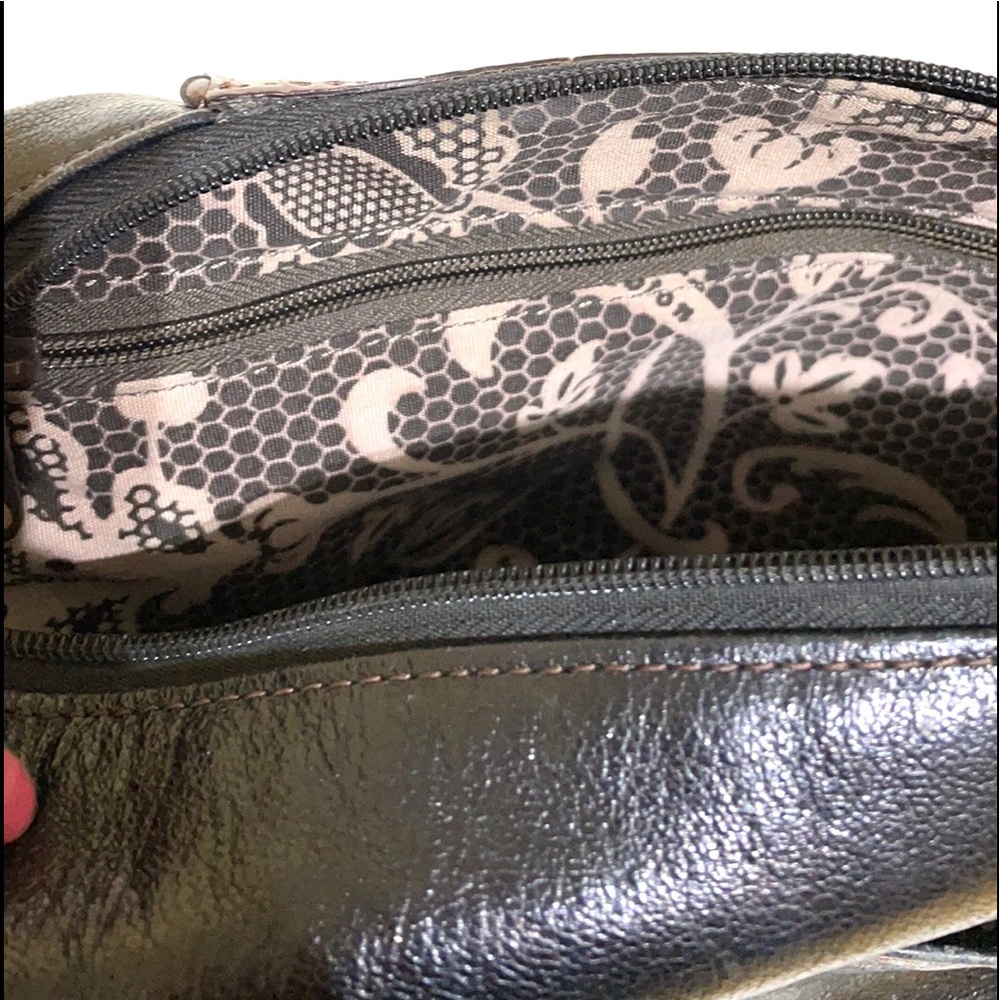 Brighton Two-tone Leather Shoulder Bag - Picture 10 of 12